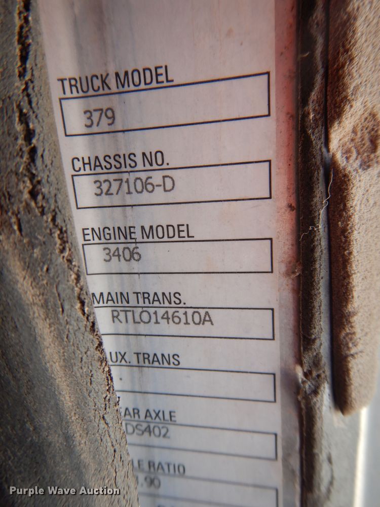 image for item DJ1169 1993 Peterbilt 379  semi truck