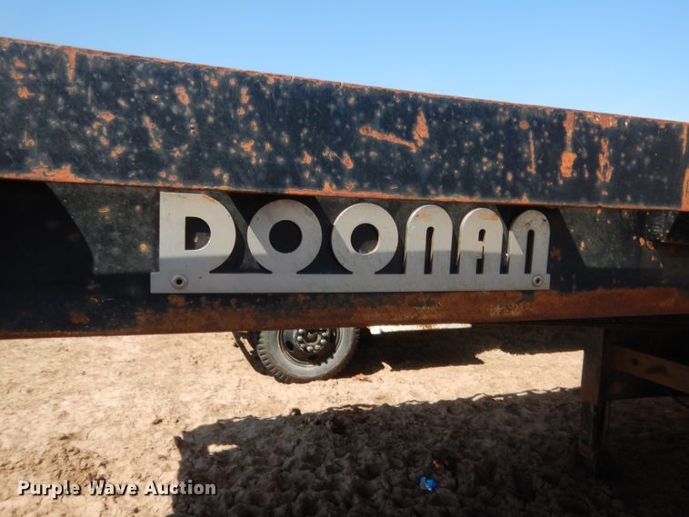 image for item DJ2201 2004 Doonan 532DB16 drop deck trailer