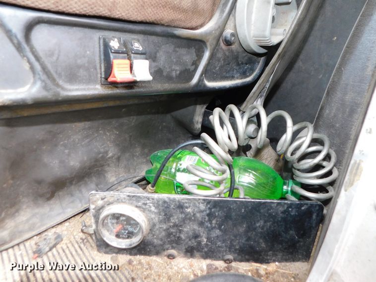 image for item DJ5971 2011 Kenworth T800  semi truck