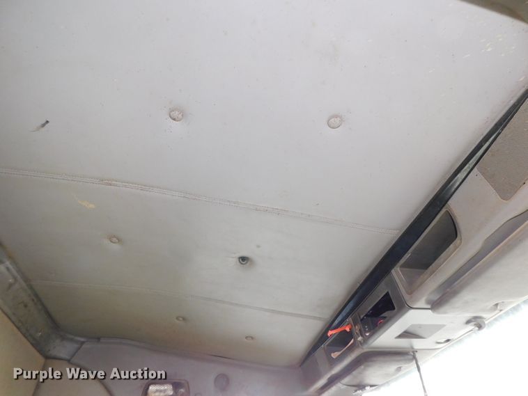 image for item DJ5971 2011 Kenworth T800  semi truck