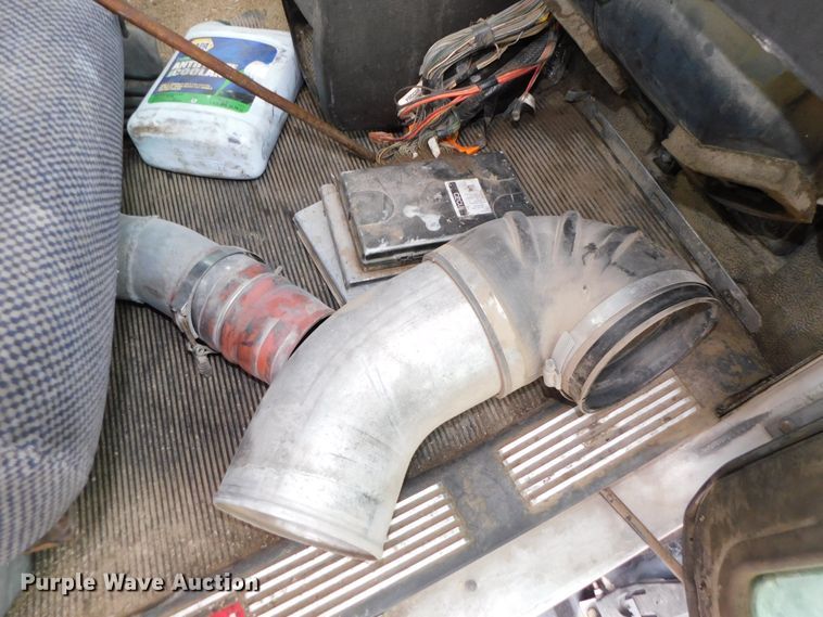 image for item DJ5971 2011 Kenworth T800  semi truck