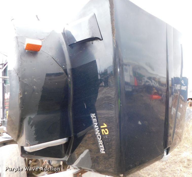 image for item DJ5971 2011 Kenworth T800  semi truck