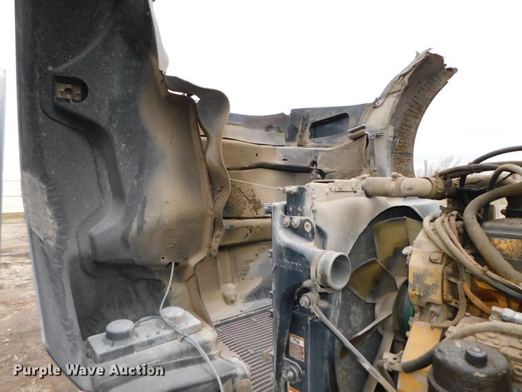 image for item DJ5971 2011 Kenworth T800  semi truck