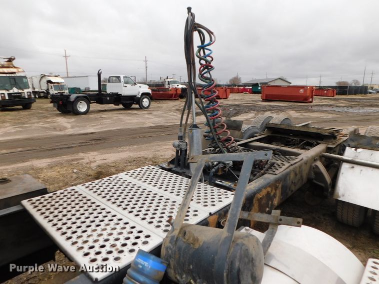 image for item DJ5971 2011 Kenworth T800  semi truck