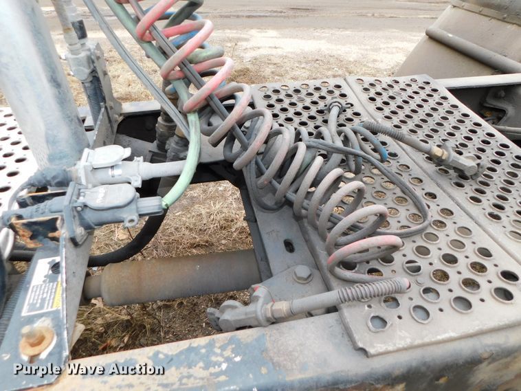 image for item DJ5971 2011 Kenworth T800  semi truck