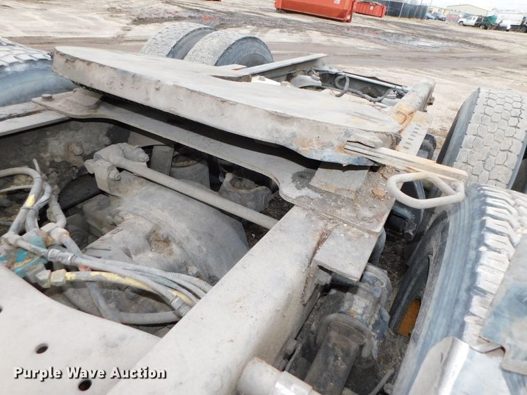 image for item DJ5971 2011 Kenworth T800  semi truck