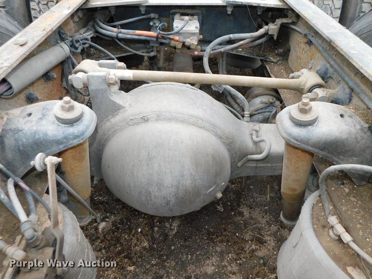 image for item DJ5971 2011 Kenworth T800  semi truck