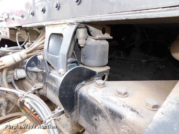 image for item DJ5971 2011 Kenworth T800  semi truck