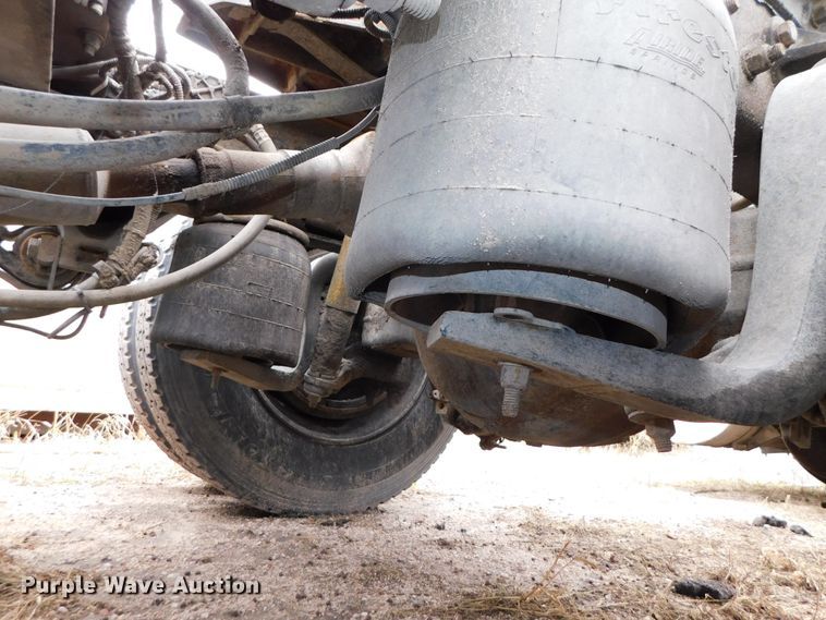 image for item DJ5971 2011 Kenworth T800  semi truck