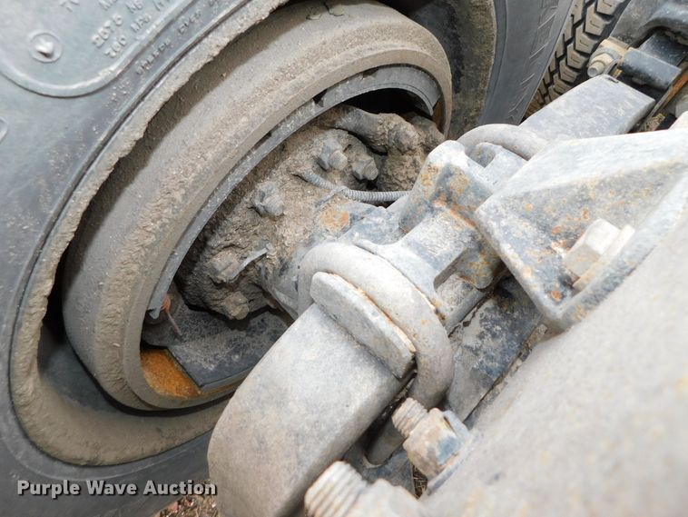 image for item DJ5971 2011 Kenworth T800  semi truck