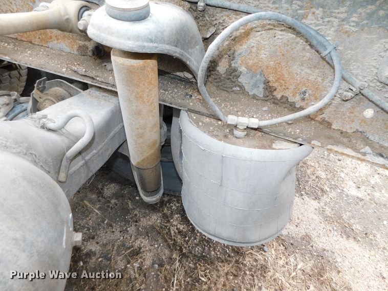 image for item DJ5971 2011 Kenworth T800  semi truck