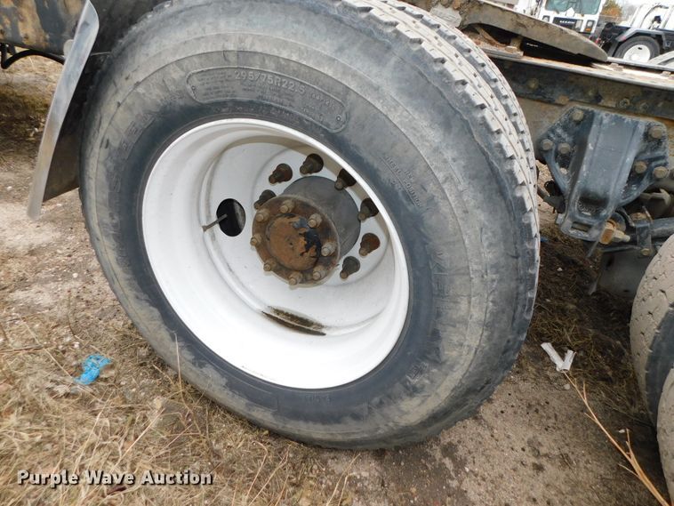 image for item DJ5971 2011 Kenworth T800  semi truck