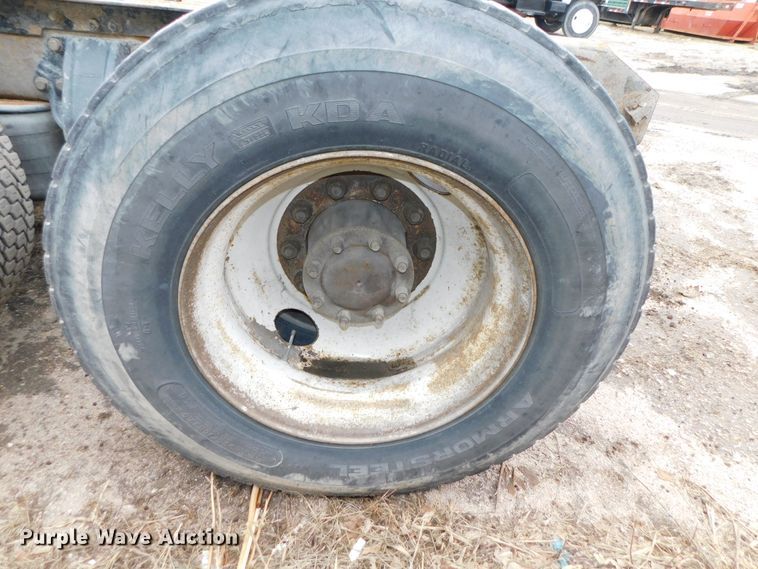 image for item DJ5971 2011 Kenworth T800  semi truck