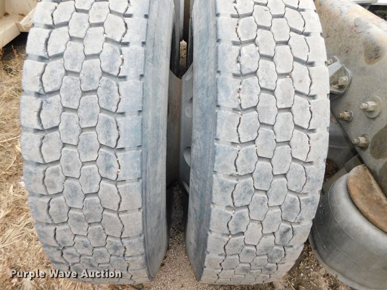 image for item DJ5971 2011 Kenworth T800  semi truck