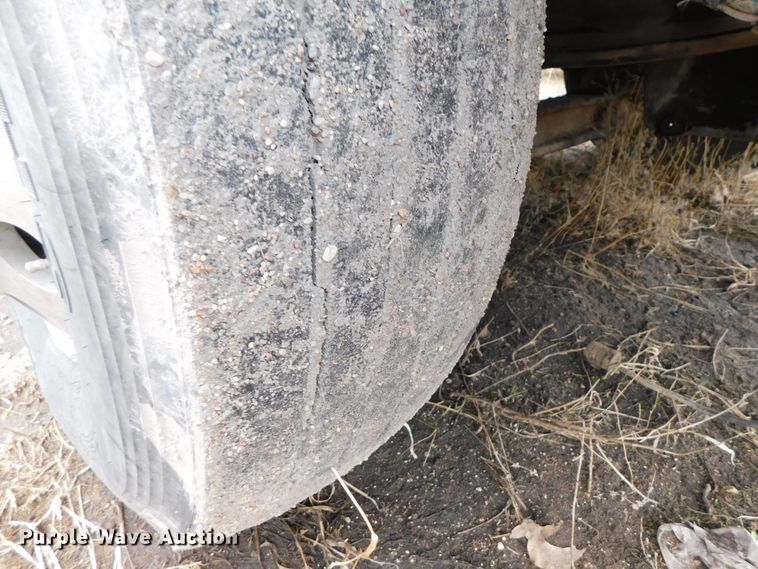 image for item DJ5971 2011 Kenworth T800  semi truck