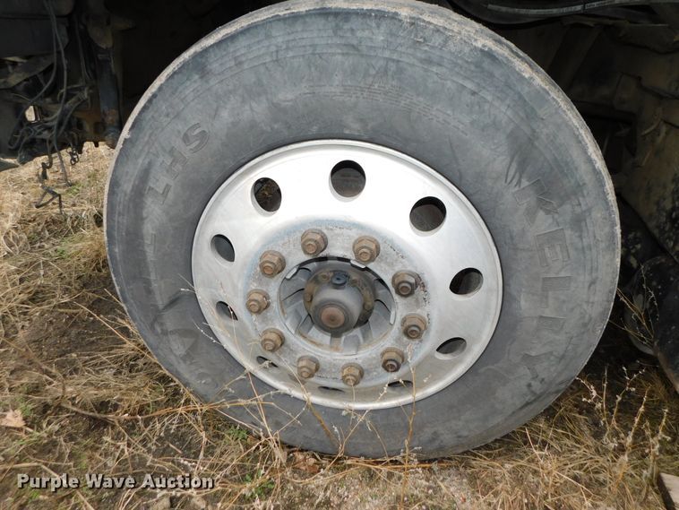 image for item DJ5971 2011 Kenworth T800  semi truck