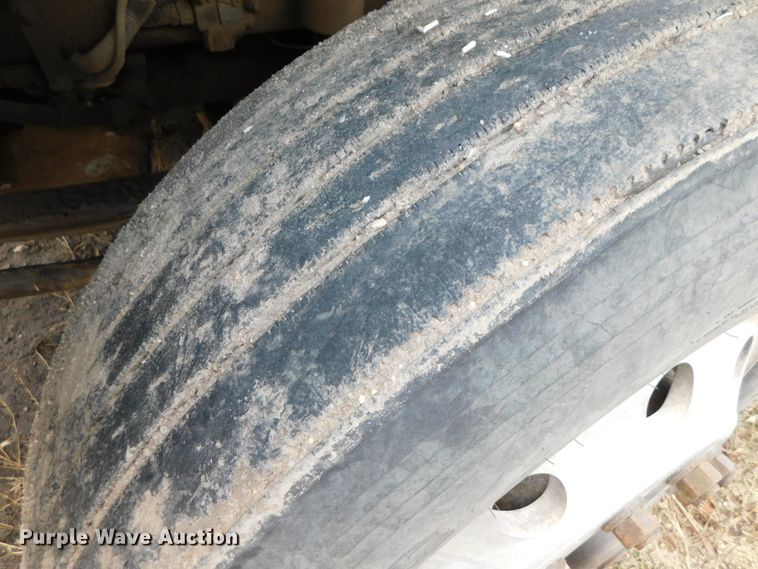 image for item DJ5971 2011 Kenworth T800  semi truck