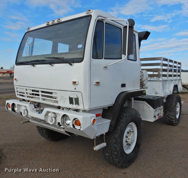 image for item DJ8341 1997 Stewart & Stevenson M1078  flatbed truck