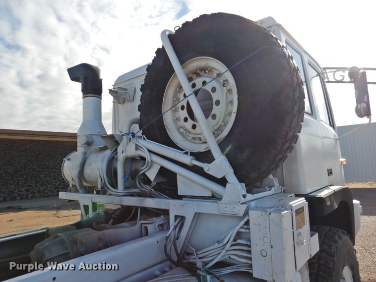 image for item DJ8341 1997 Stewart & Stevenson M1078  flatbed truck