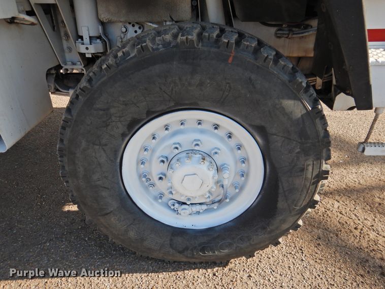 image for item DJ8341 1997 Stewart & Stevenson M1078  flatbed truck