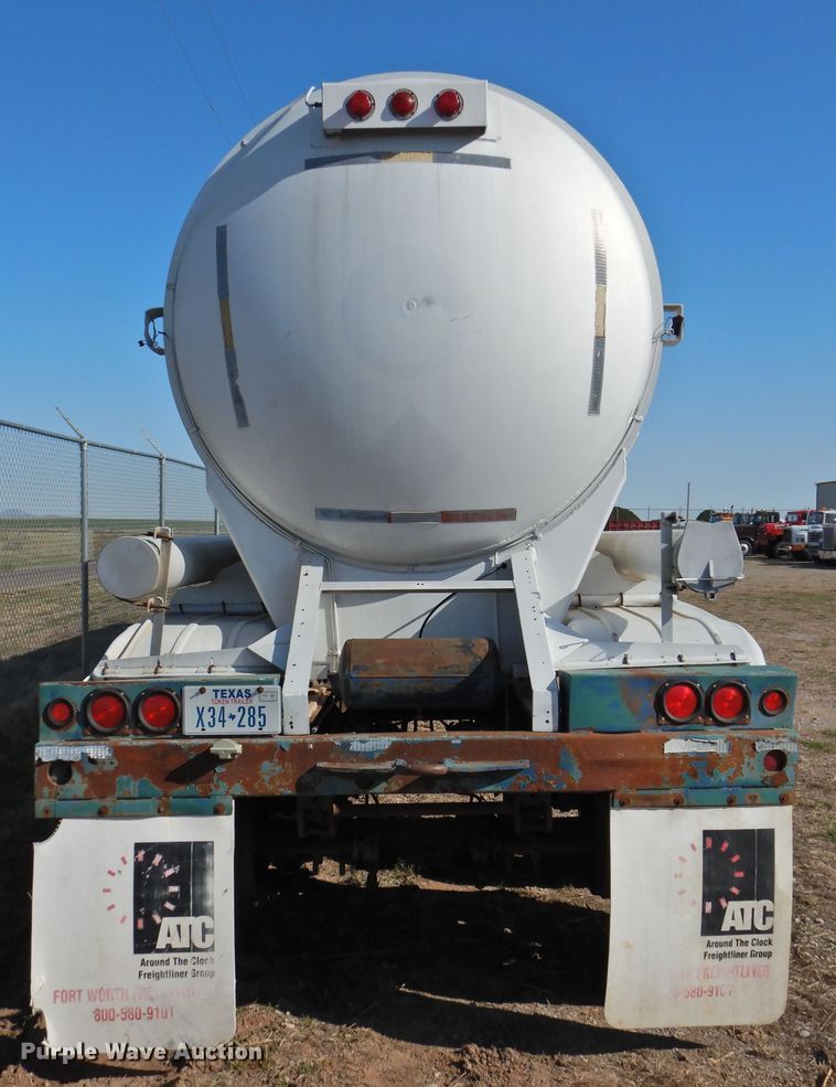 image for item DJ8359 1977 Trail Master tank trailer