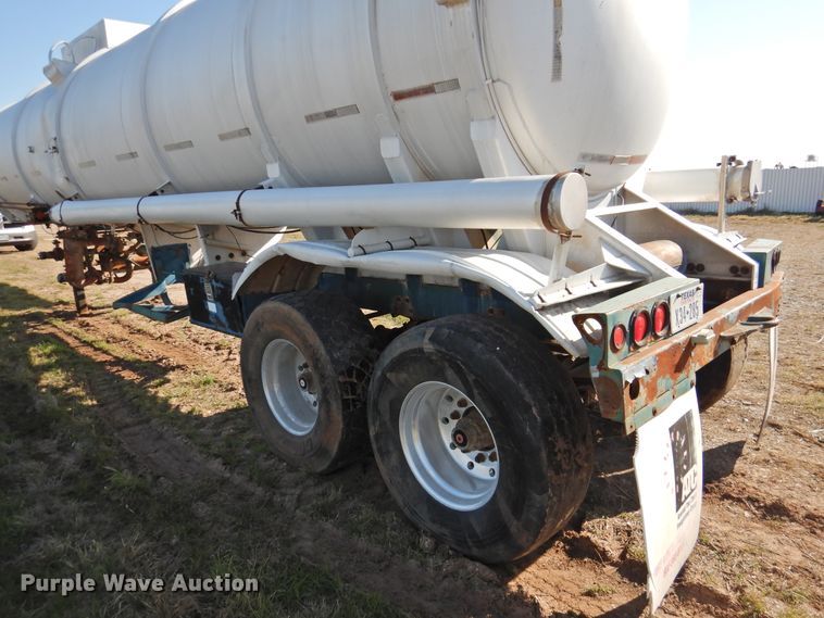 image for item DJ8359 1977 Trail Master tank trailer