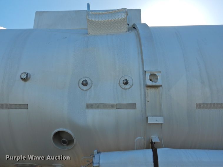 image for item DJ8359 1977 Trail Master tank trailer