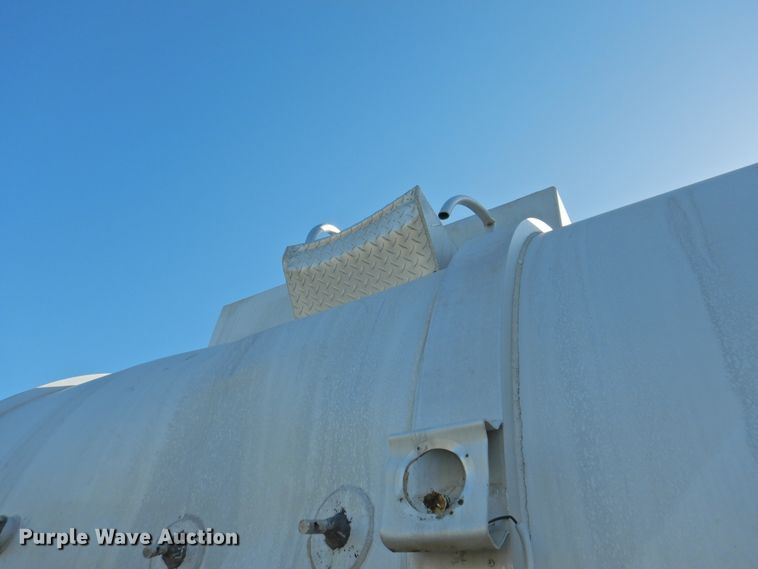 image for item DJ8359 1977 Trail Master tank trailer