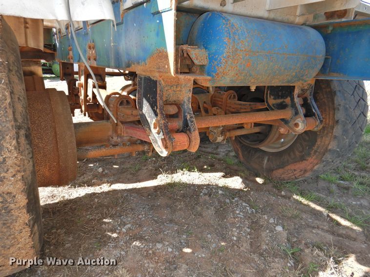 image for item DJ8359 1977 Trail Master tank trailer