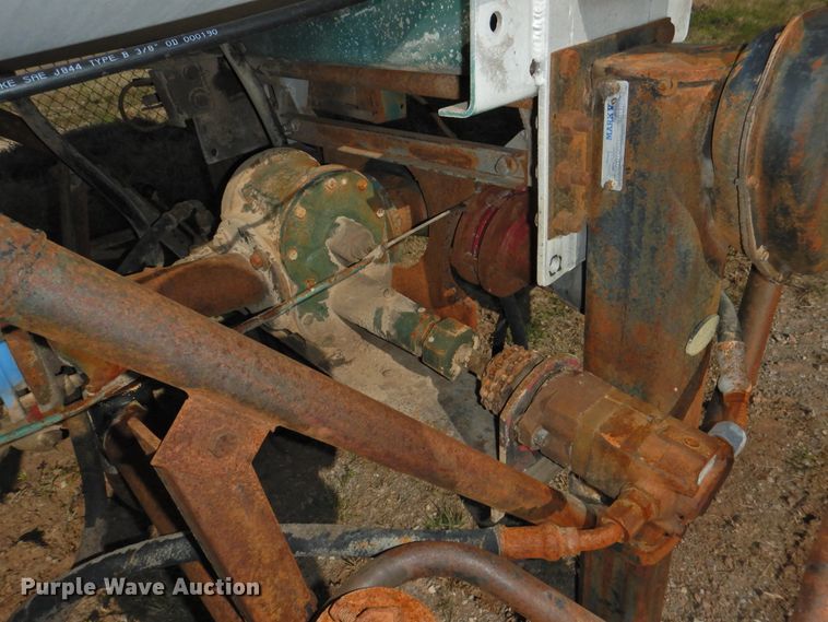 image for item DJ8359 1977 Trail Master tank trailer