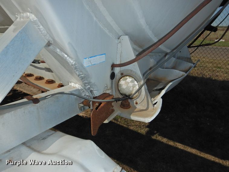 image for item DJ8359 1977 Trail Master tank trailer