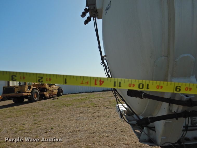 image for item DJ8359 1977 Trail Master tank trailer