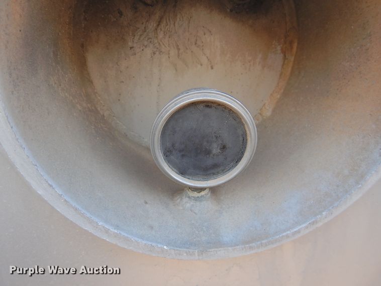 image for item DJ8359 1977 Trail Master tank trailer