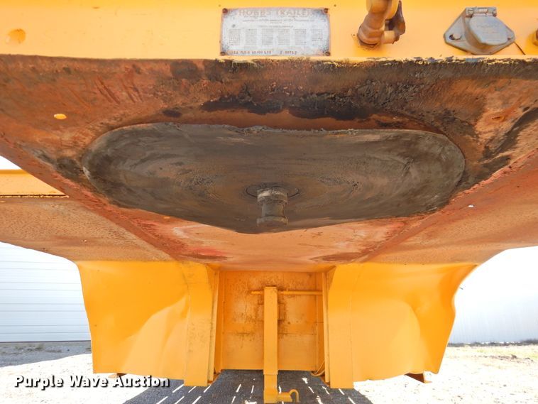 image for item DJ8365 1965 Hobbs 1230FLSS equipment trailer