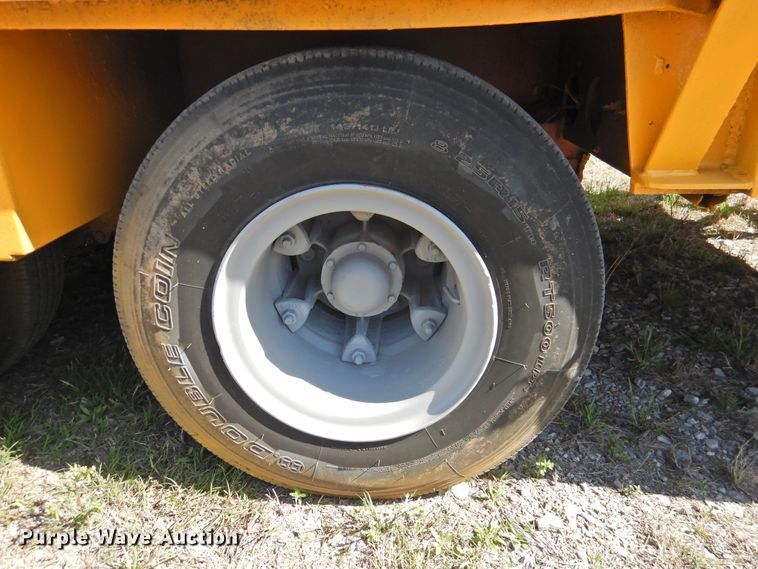 image for item DJ8365 1965 Hobbs 1230FLSS equipment trailer