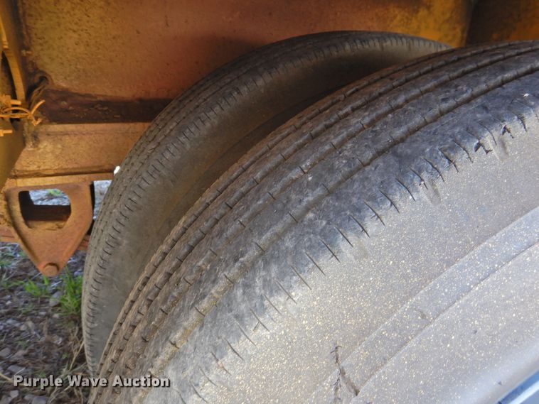 image for item DJ8365 1965 Hobbs 1230FLSS equipment trailer