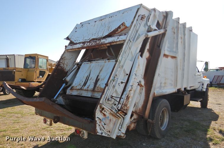 image for item DJ8367 1996 Chevrolet Kodiak C6500  refuse truck