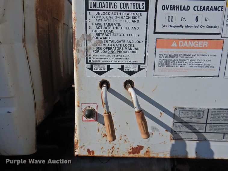 image for item DJ8367 1996 Chevrolet Kodiak C6500  refuse truck