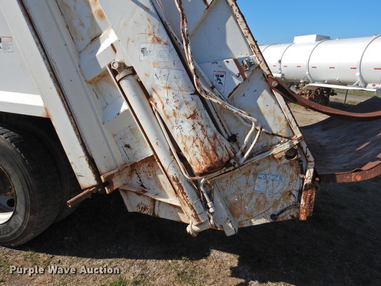 image for item DJ8367 1996 Chevrolet Kodiak C6500  refuse truck