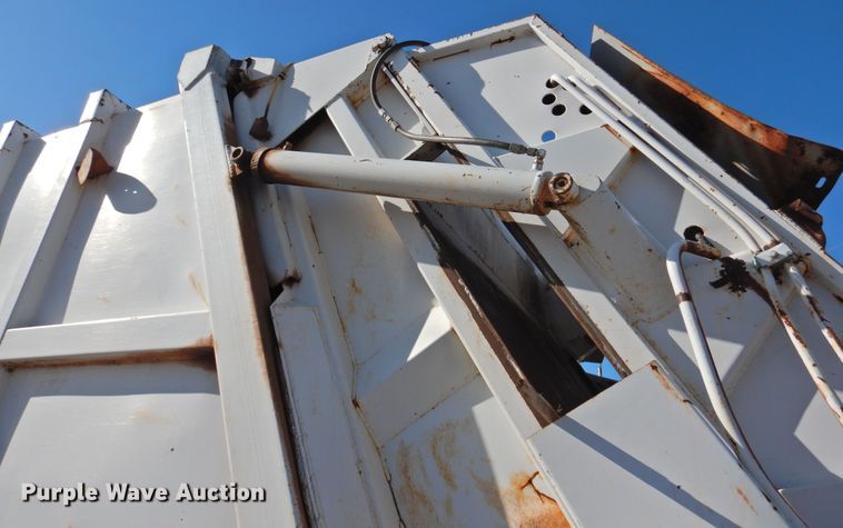 image for item DJ8367 1996 Chevrolet Kodiak C6500  refuse truck