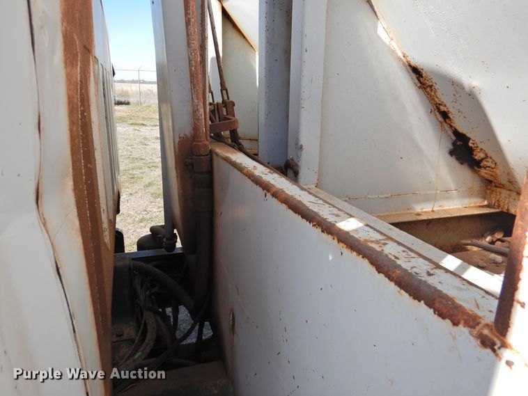 image for item DJ8367 1996 Chevrolet Kodiak C6500  refuse truck