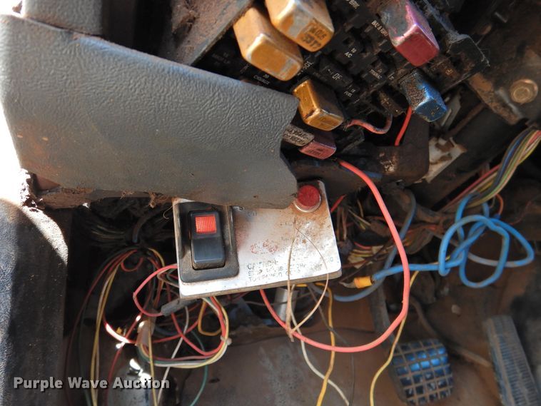 image for item DJ8367 1996 Chevrolet Kodiak C6500  refuse truck