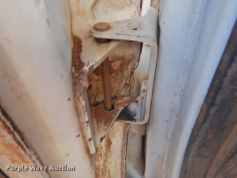 image for item DJ8367 1996 Chevrolet Kodiak C6500  refuse truck