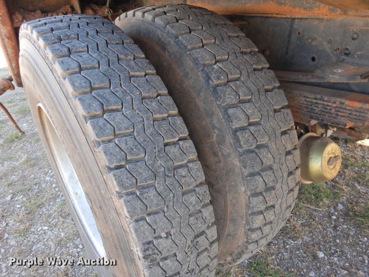 image for item DJ8367 1996 Chevrolet Kodiak C6500  refuse truck