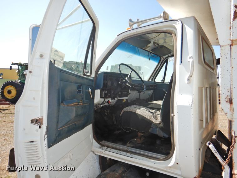 image for item DJ8368 1990 Chevrolet Kodiak C70  dump truck