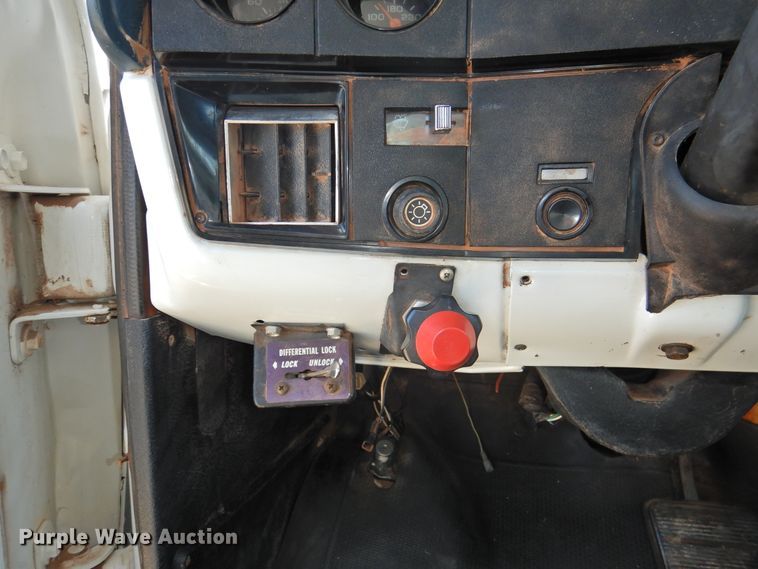 image for item DJ8368 1990 Chevrolet Kodiak C70  dump truck