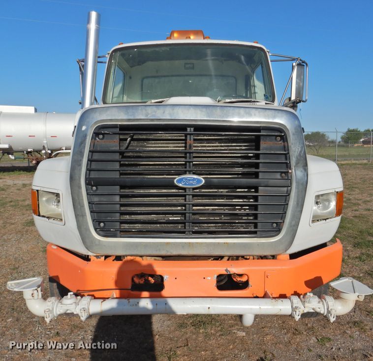 image for item DJ8369 1994 Ford Aeromax L9000  water truck