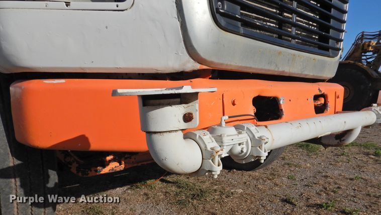 image for item DJ8369 1994 Ford Aeromax L9000  water truck