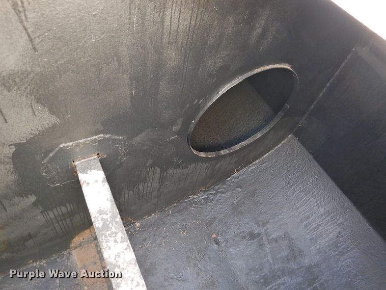 image for item DJ8369 1994 Ford Aeromax L9000  water truck