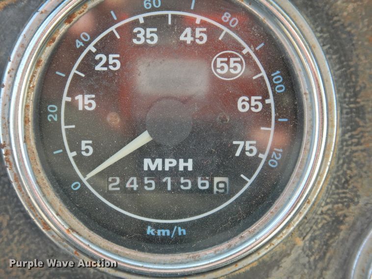 image for item DJ8369 1994 Ford Aeromax L9000  water truck